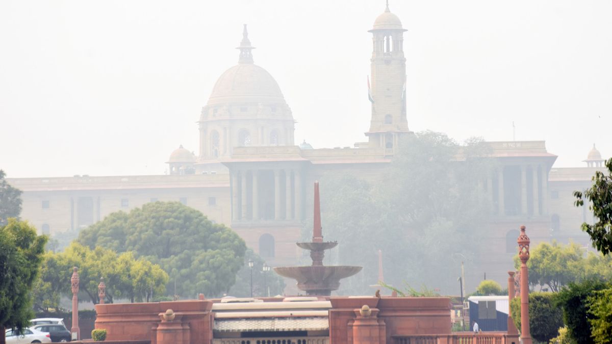 delhi air pollution aqi worsens ncr chokes on toxic air