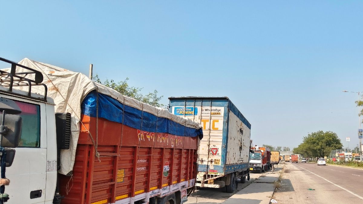 delhi no entry impact vehicle change at border increases transportation cost