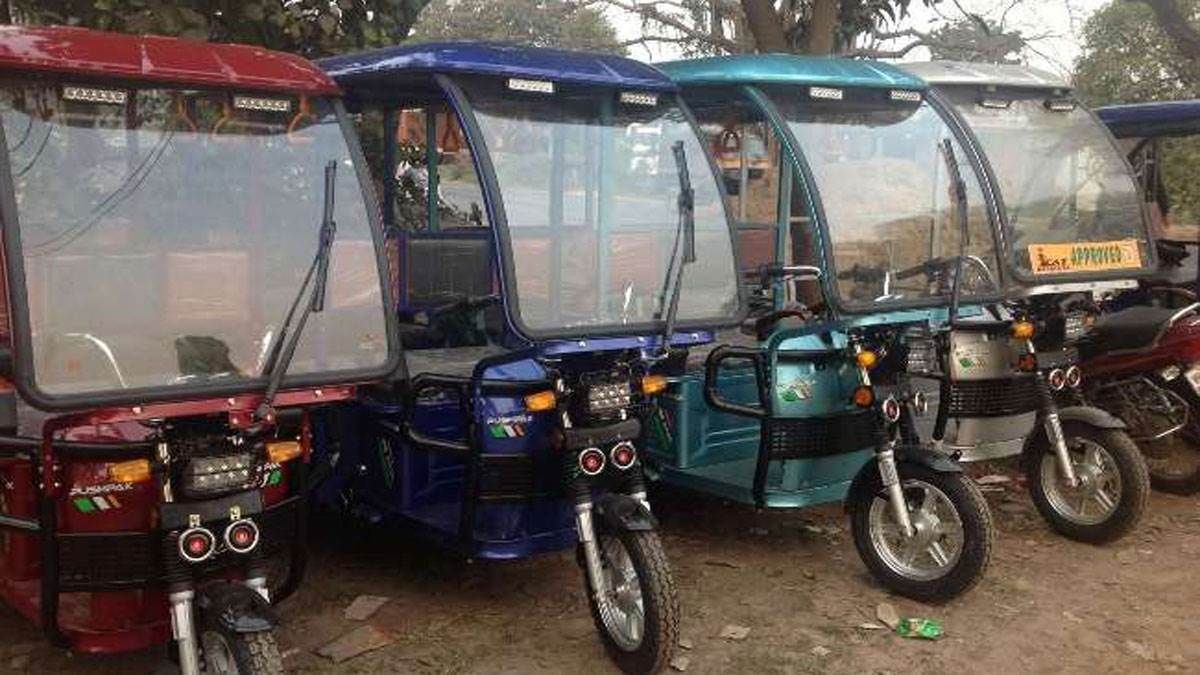 lucknow unfit erickshaws and autos to be removed from roads