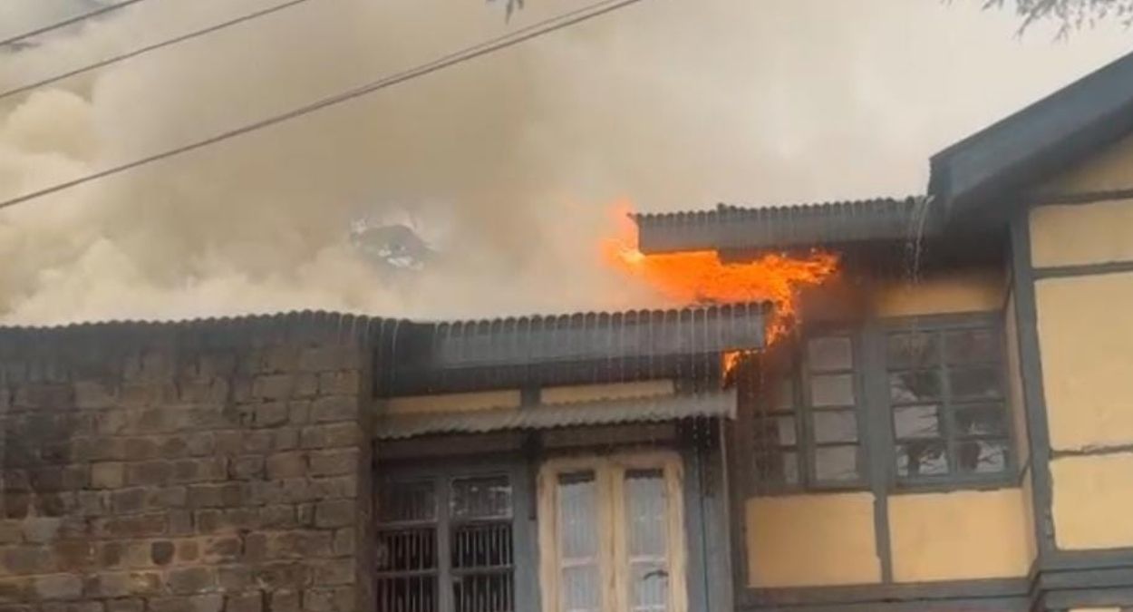 fire in government residences in kusumpti shimla