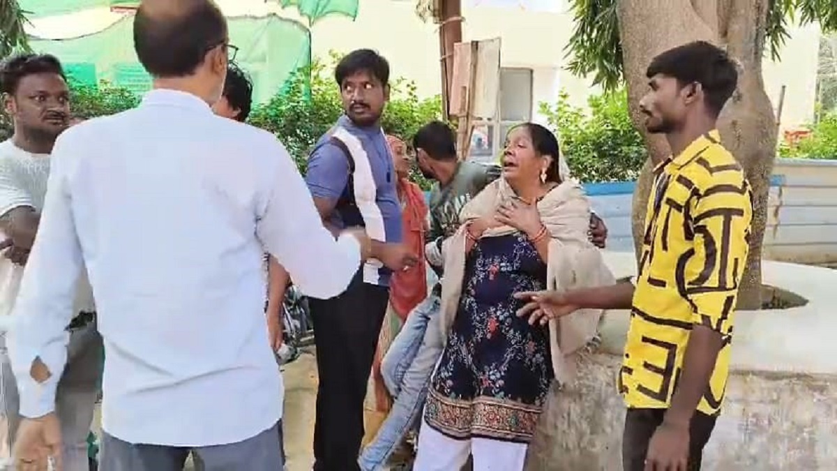 kaushambi tragic death of child fell in drain due to municipal council negligence