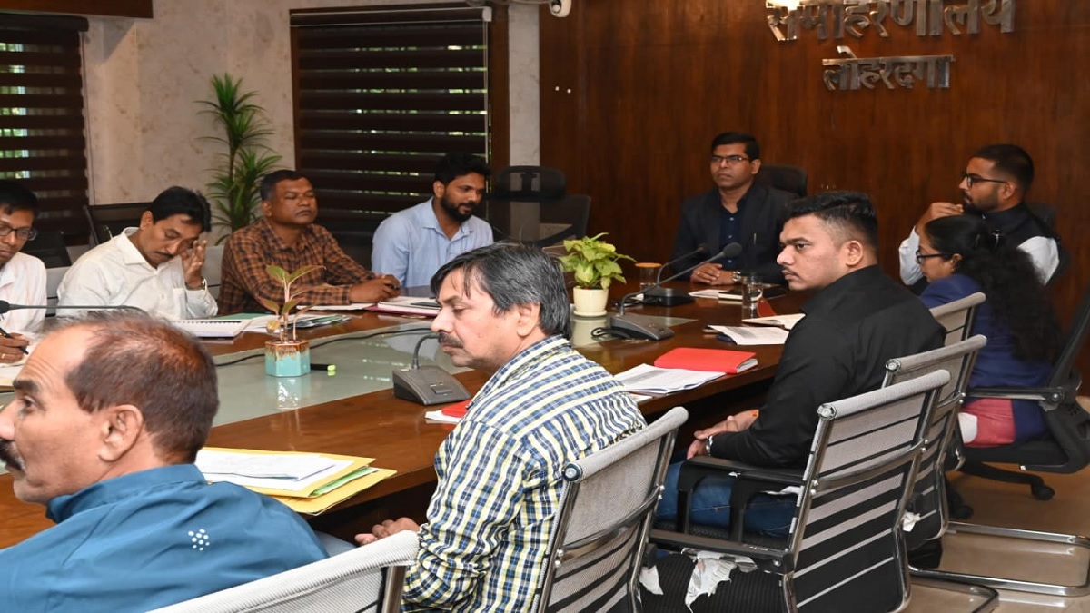 montha cyclone damage lohardaga farmers urged to report losses