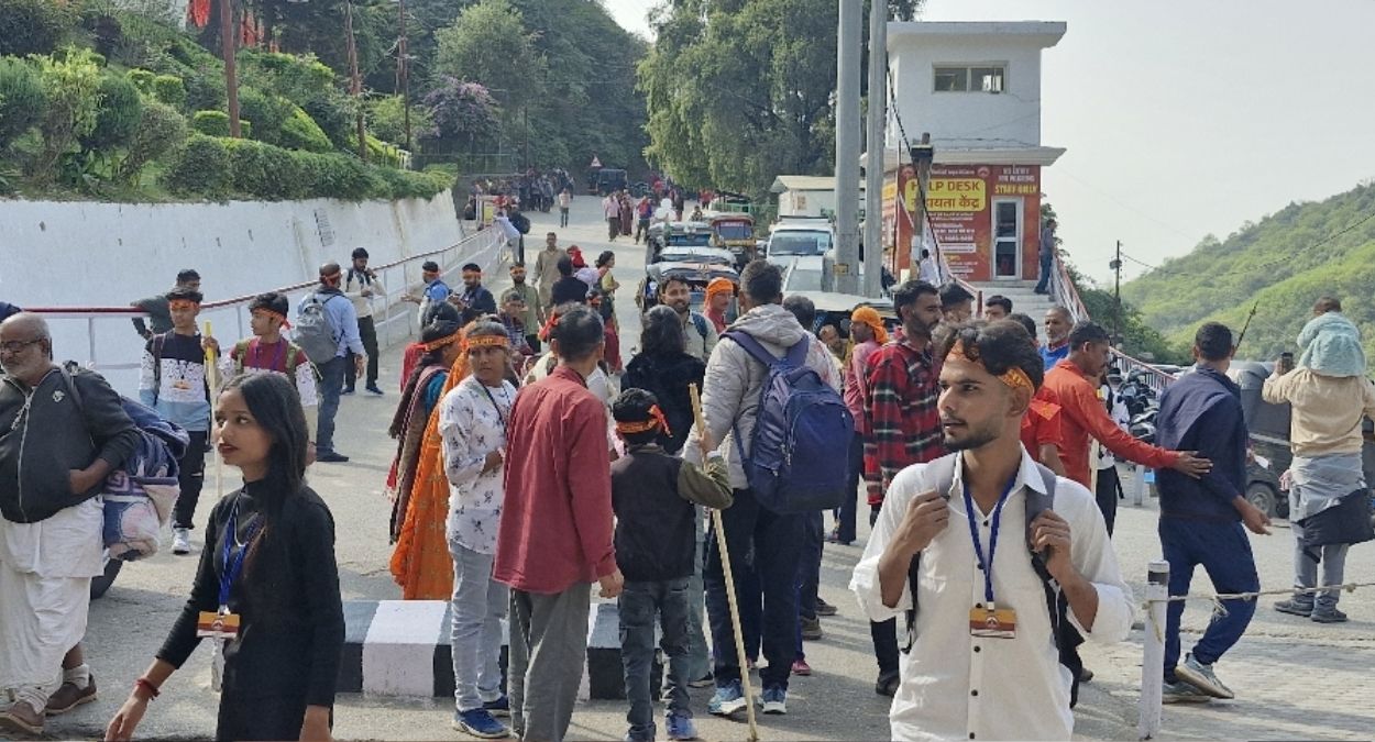 vaishno devi yatra weather change pilgrims continue journey amidst cold winds
