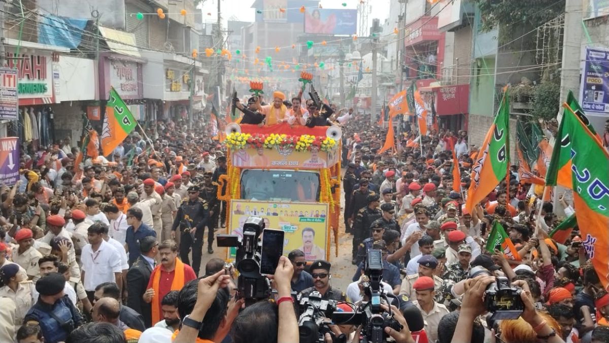 bihar election 2025 yogi adityanath energizes campaign with darbhanga roadshow