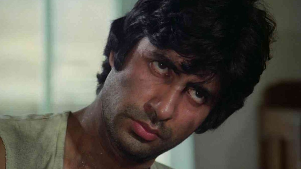 amitabh bachchan when big b did not wash his face for 7 days for saat hindustani film