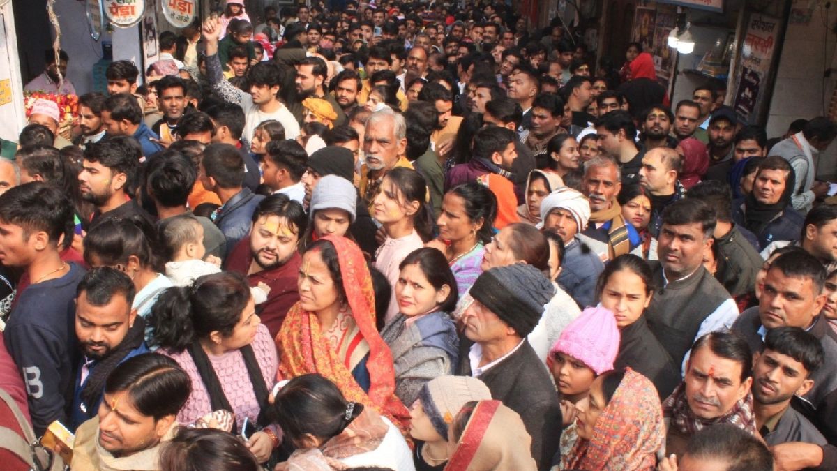 banke bihari mandir crowds gathered at banke bihari temple the president was stunned to see the chaos