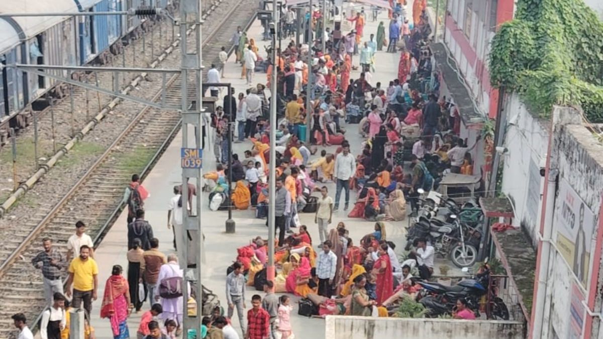 kartika purnima 2025 railway station crowds and rare celestial event
