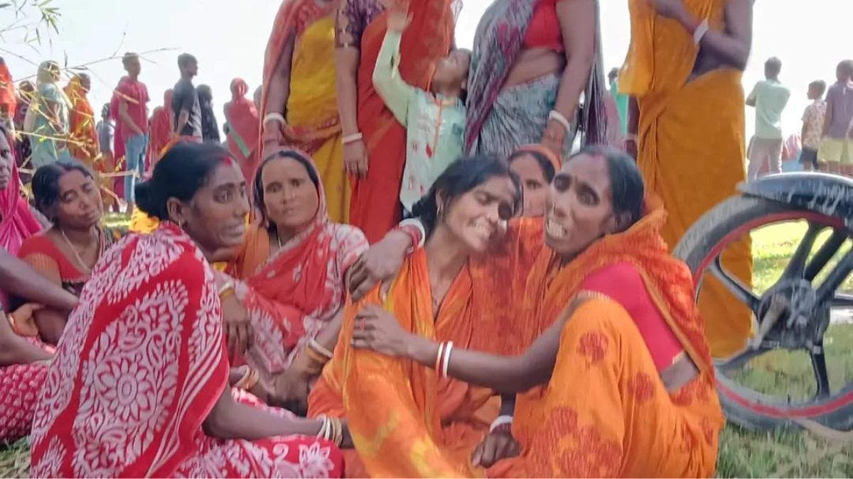 boat capsizes in katihar woman missing in mahananda river