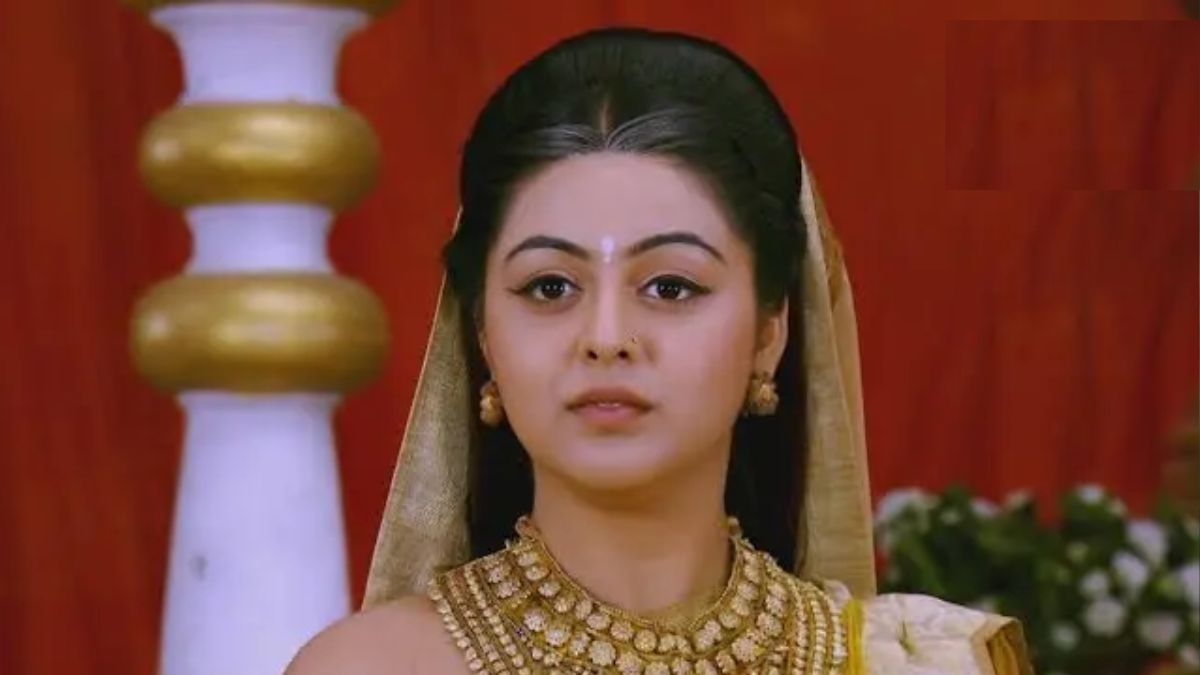 mahabharat show kunti actress shafaq naaz really hot in real life these pics shocked you