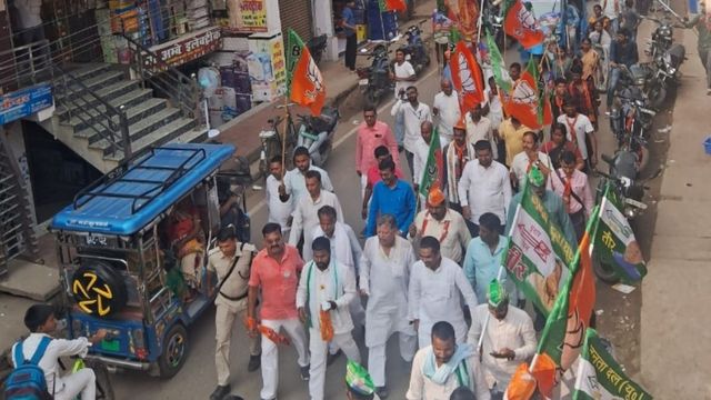 लाउडस्पीकर का शोर थमा, अब बूथ मैनेजमेंट में जुटे प्रत्याशी
