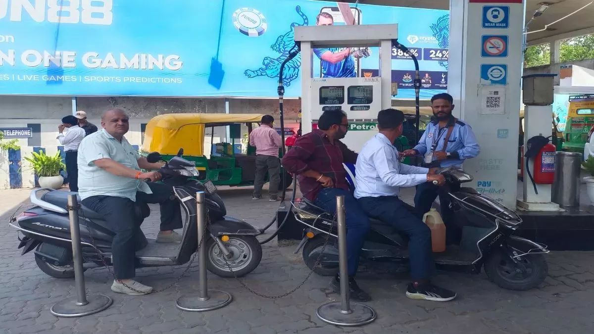 the stubbornness of not wearing helmets more than 10 lakh fines every month