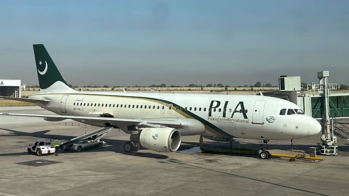 pakistan international airlines flights disrupted by engineers strike