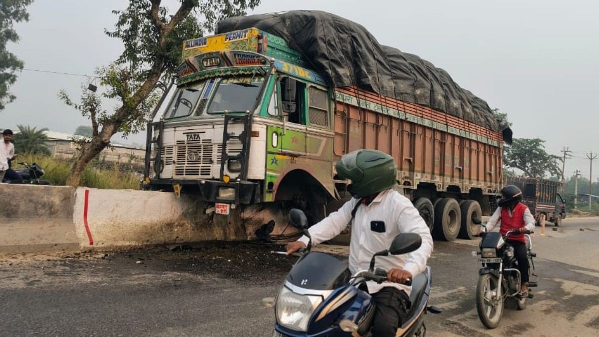 barabanki road accidents three killed in separate incidents