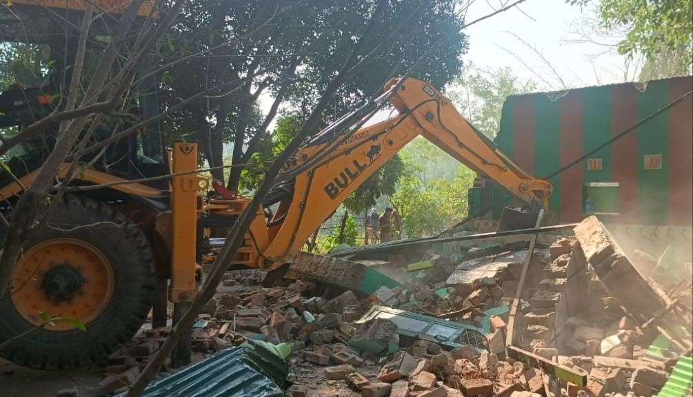 illegal shrine demolished on government land