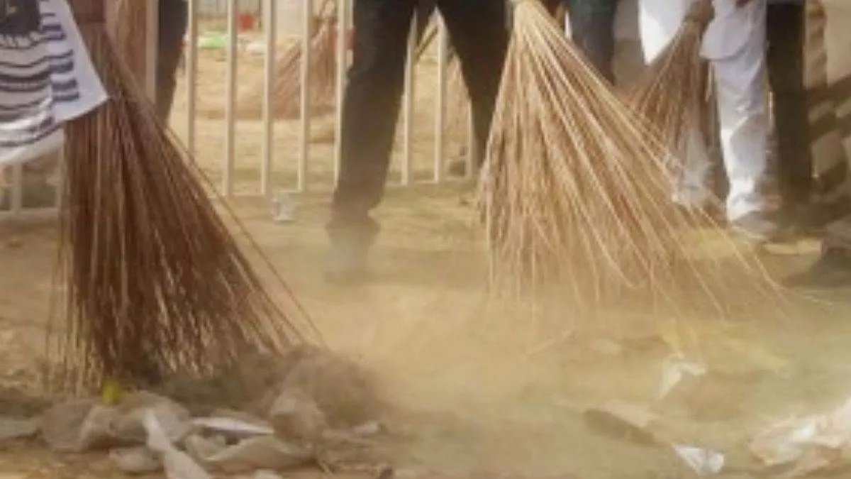 sambhal nagar palika mobile app attendance for sanitation workers