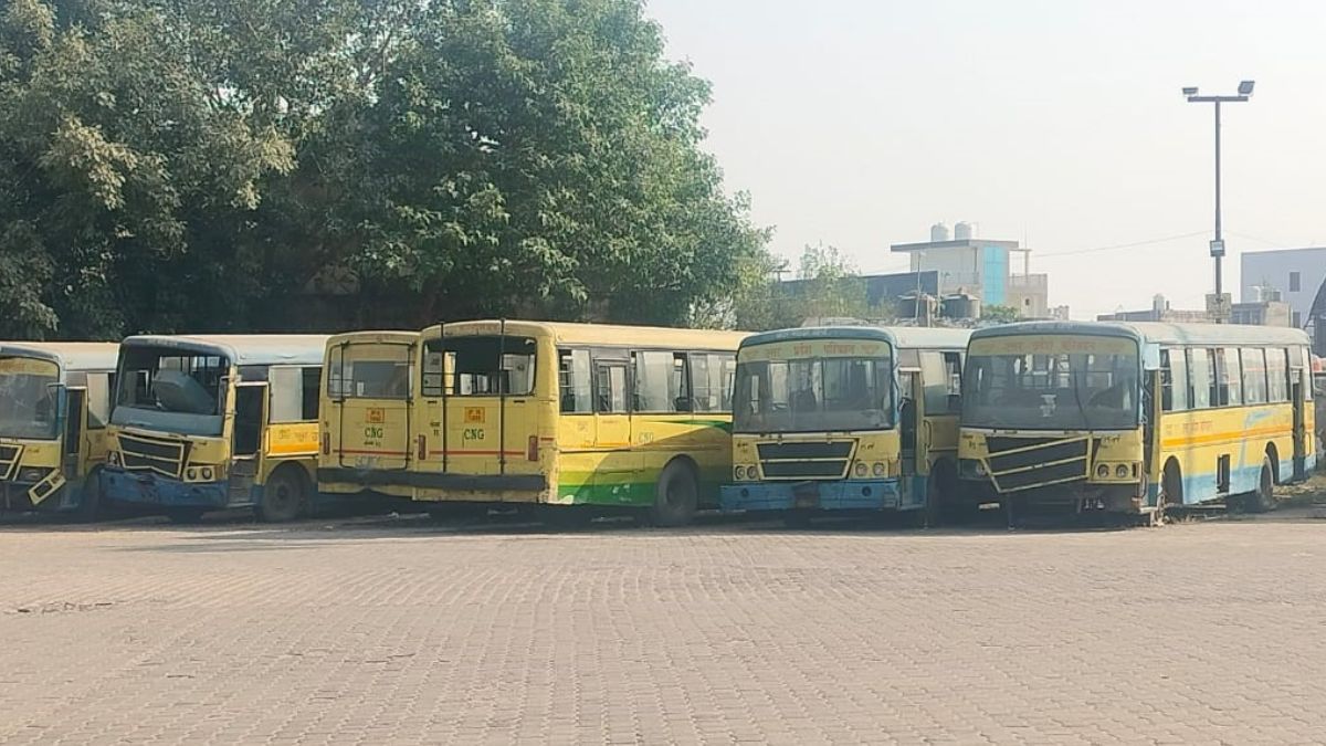 greater noida bus scarcity disrupts delhi travel after 49 buses scrapped
