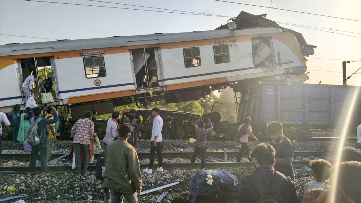 railways statement on likely cause of chhattisgarh crash says train overshot red signal