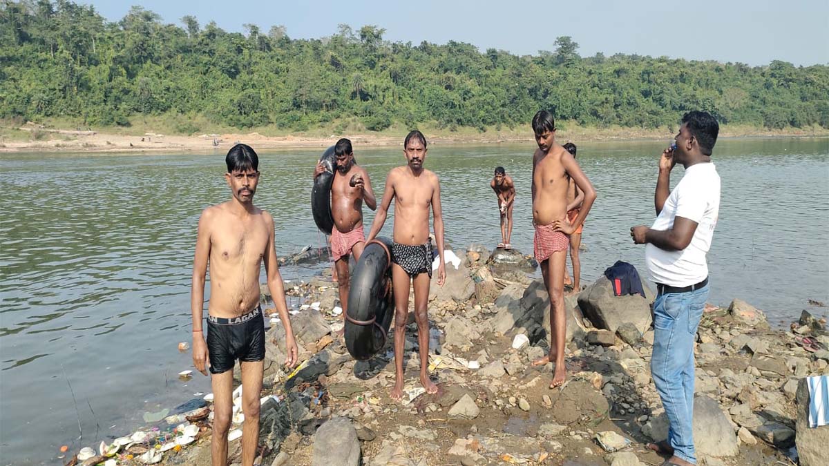 damodar river claims two lives during bathing at telmachho in dhanbad