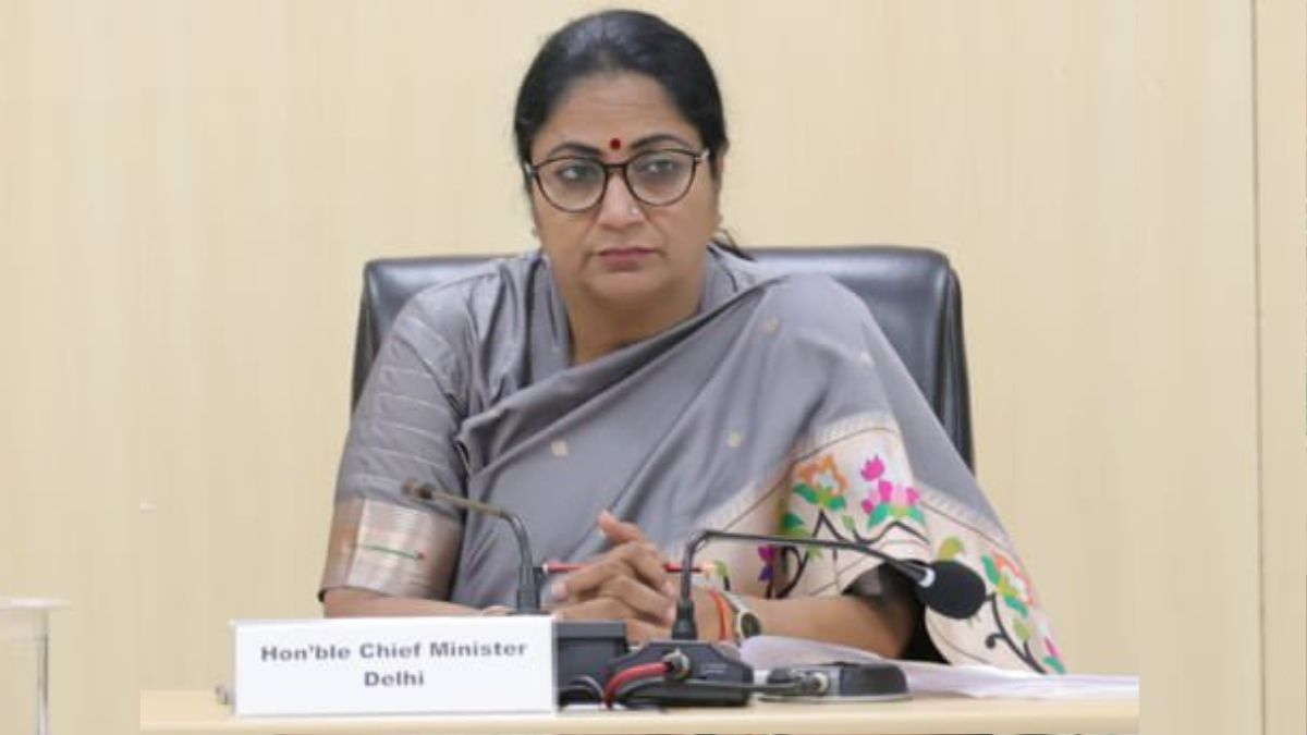 delhi pwd to act against officials delaying projects