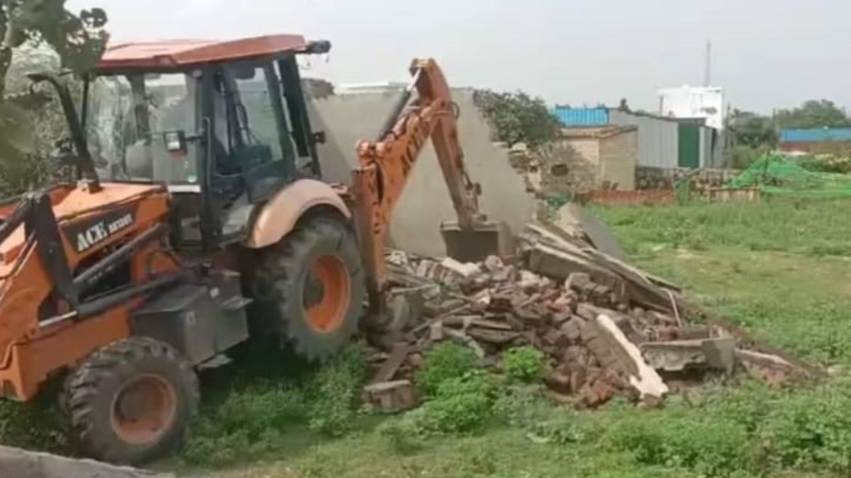 aravali forest illegal construction bulldozer action hearing on november 11