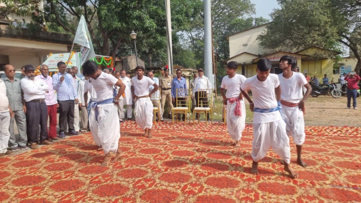 jharkhand silver jubilee jagran rath reaches dumri ncc cadets parade