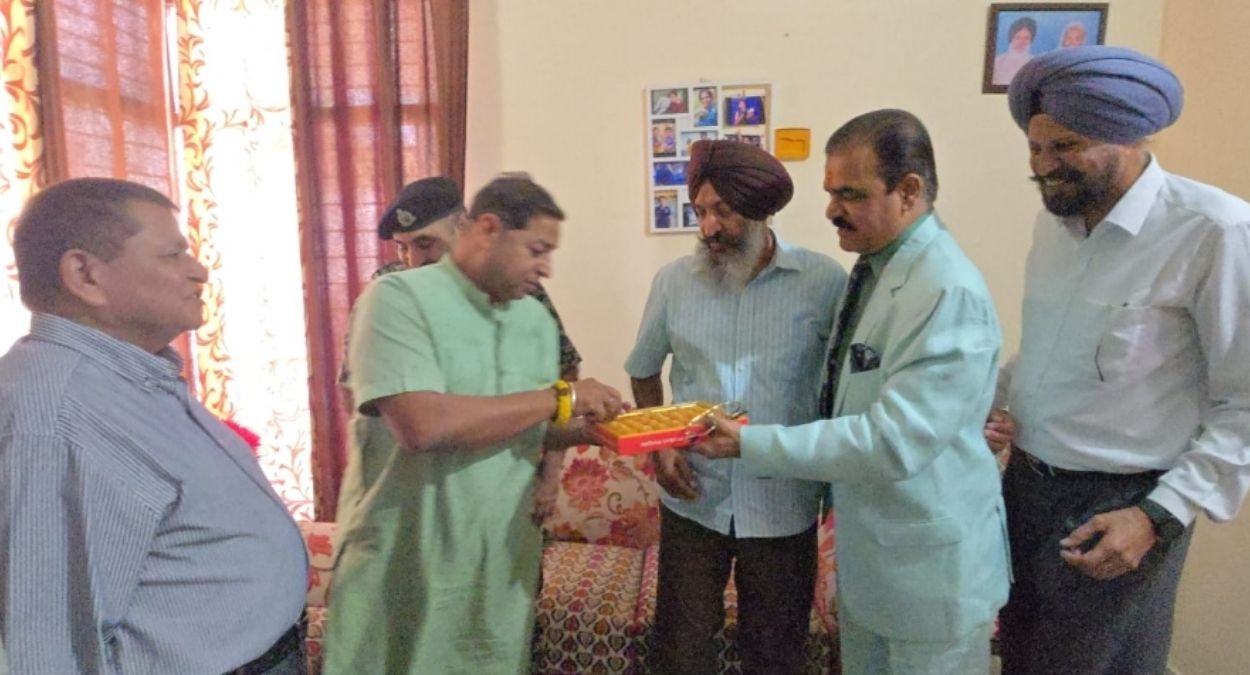 harmanpreet kaurs parents honored by moga cricket association