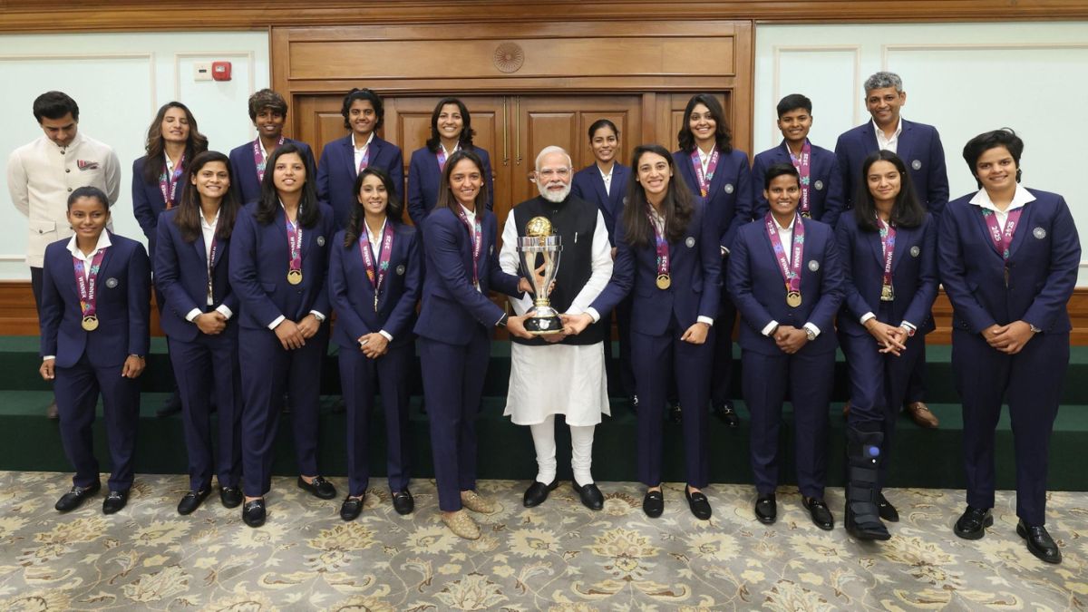 world champion india women cricket team meet pm modi