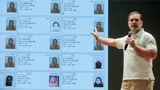 कांग्रेस नेता राहुल गांधी ने बिहार चुनाव से पहले चुनाव आयोग पर हमला बोला। (फोटो- पीटीआई)
