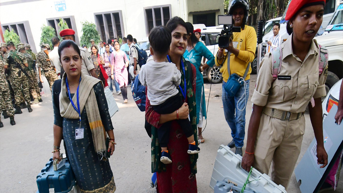 bihar election 2025 phase 1 voting ends 1314 candidates fate sealed