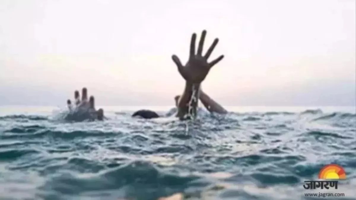 teen drowns in ganga during kartik purnima bath in varanasi