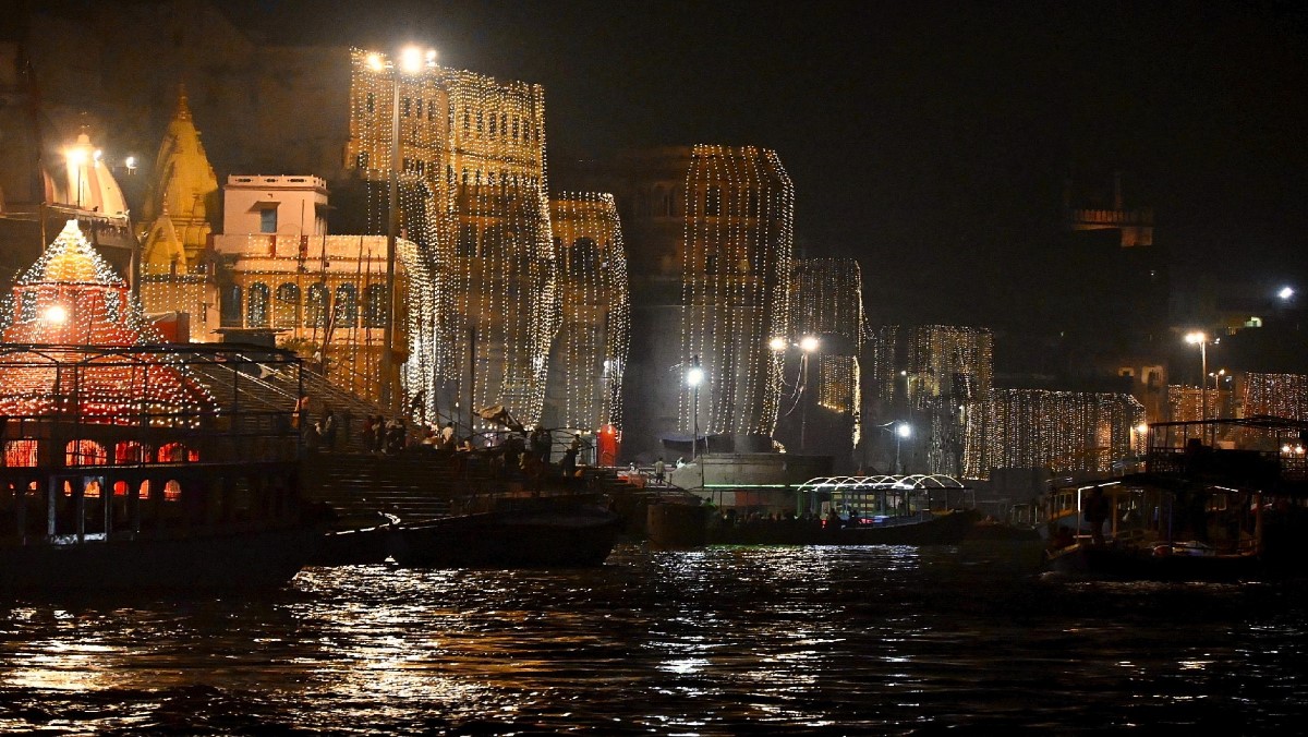 stars will descend on the banks of the ganga in kashi 15 lakh diyas will be lit on dev deepawali with the chief minister and 2 million people to witness