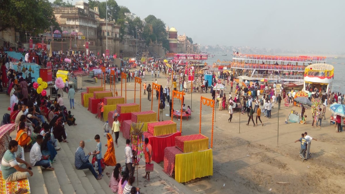 live dev deepawali 2025 unique decoration of the banks of the ganga on dev deepawali kashi immersed in joy