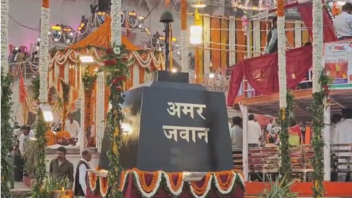 live dev deepawali 2025 unique decoration of the banks of the ganga on dev deepawali kashi immersed in joy