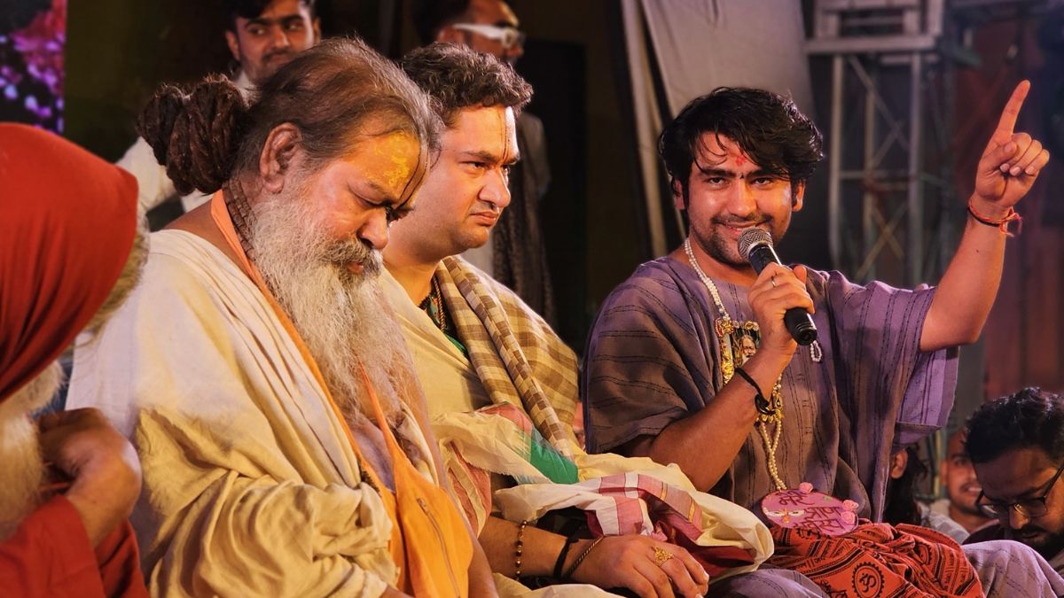 forget discrimination lets unite sanatani dhirendra shastri