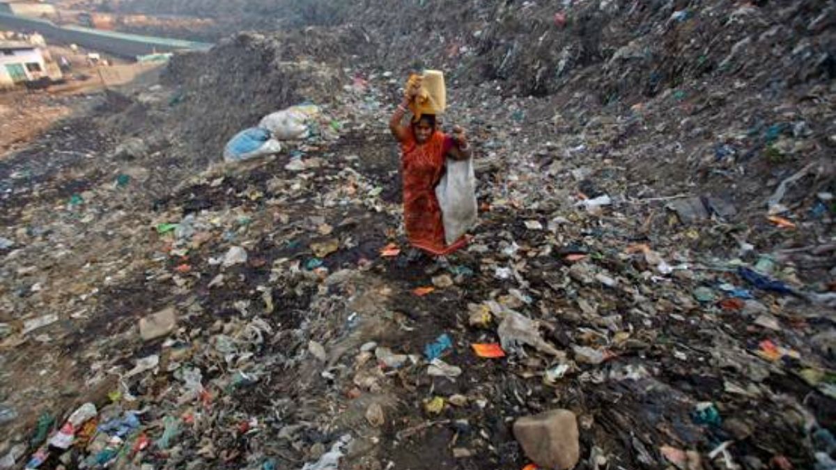 ghazipur landfill saty sharma claims waste mountain to end by 2027