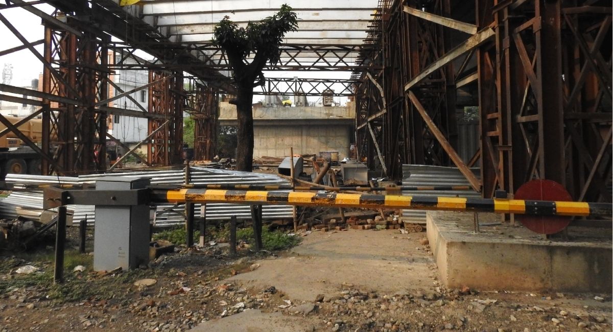 gorakhpur gorakhnath bridge construction speeds up railway crossing closed
