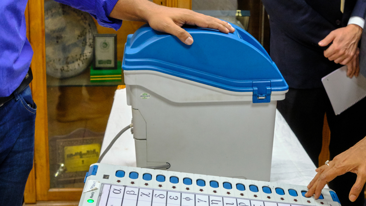 evm distribution completed for first phase of elections in sonpur and parsa