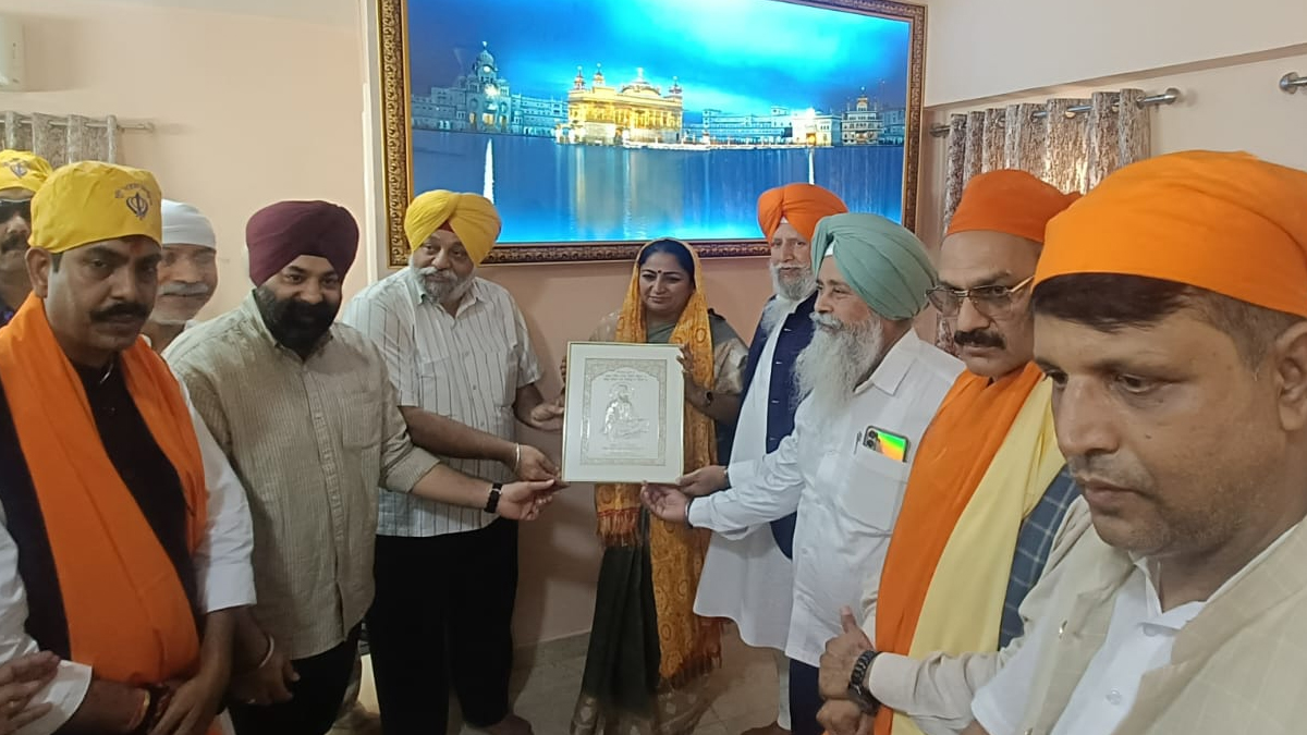 rekha gupta anurag thakur at takht sri harmandir sahib guru purnima 2025