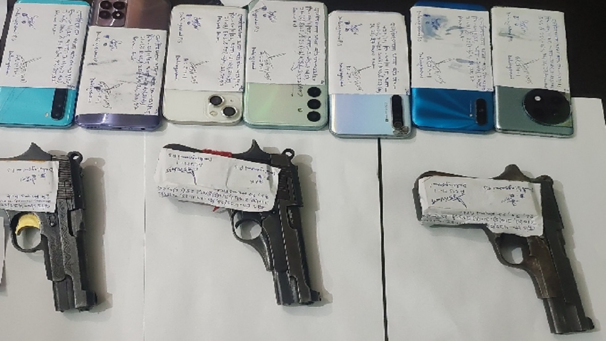 a pre election robbery attempt in samastipur failed and five criminals were arrested