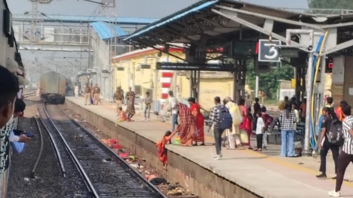 the identities of the six women who were hit by a train in chunar mirzapur have been revealed the chief minister issued these instructions