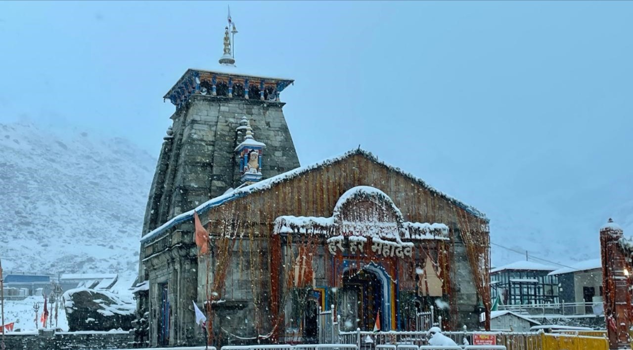 snowfall in badrinath kedarnath hemkund sahib temperature drops below zero