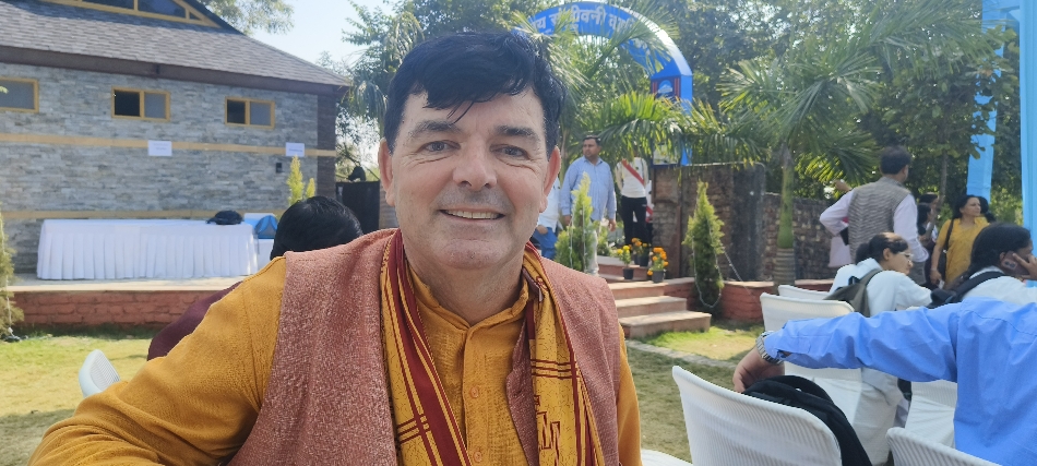 charles thomson british man embraces hindi indian culture