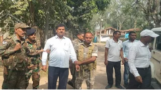 लातेहार में एसीबी ने जिला परिषद कार्यालय के बड़ा बाबू संतोष सिंह को 65 हजार रुपये रिश्वत लेते रंगेहाथ गिरफ्तार कर लिया।