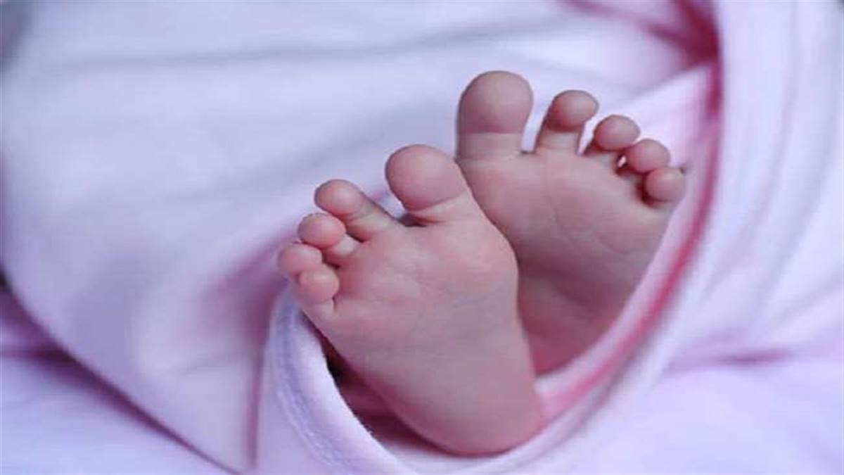 newborn abandoned near ganges found at beriaghat mela