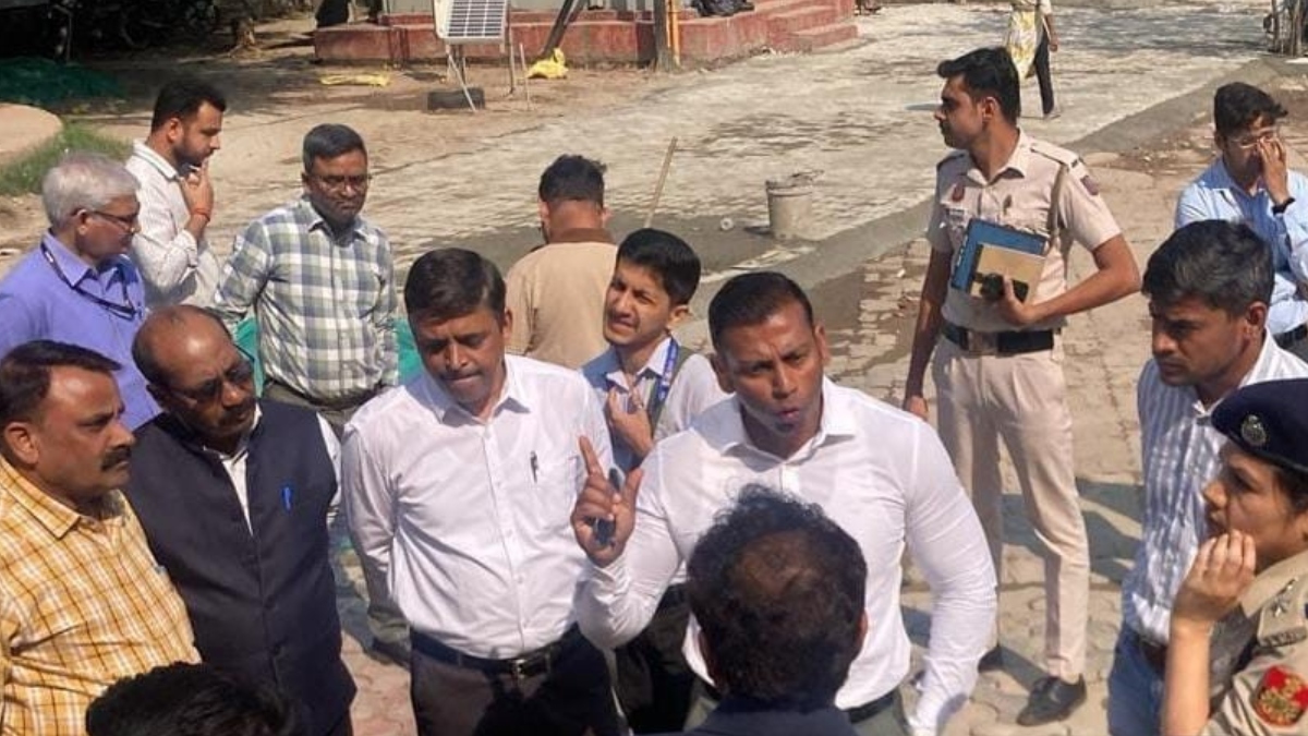 anand vihar bus stand new parking system to curb pollution