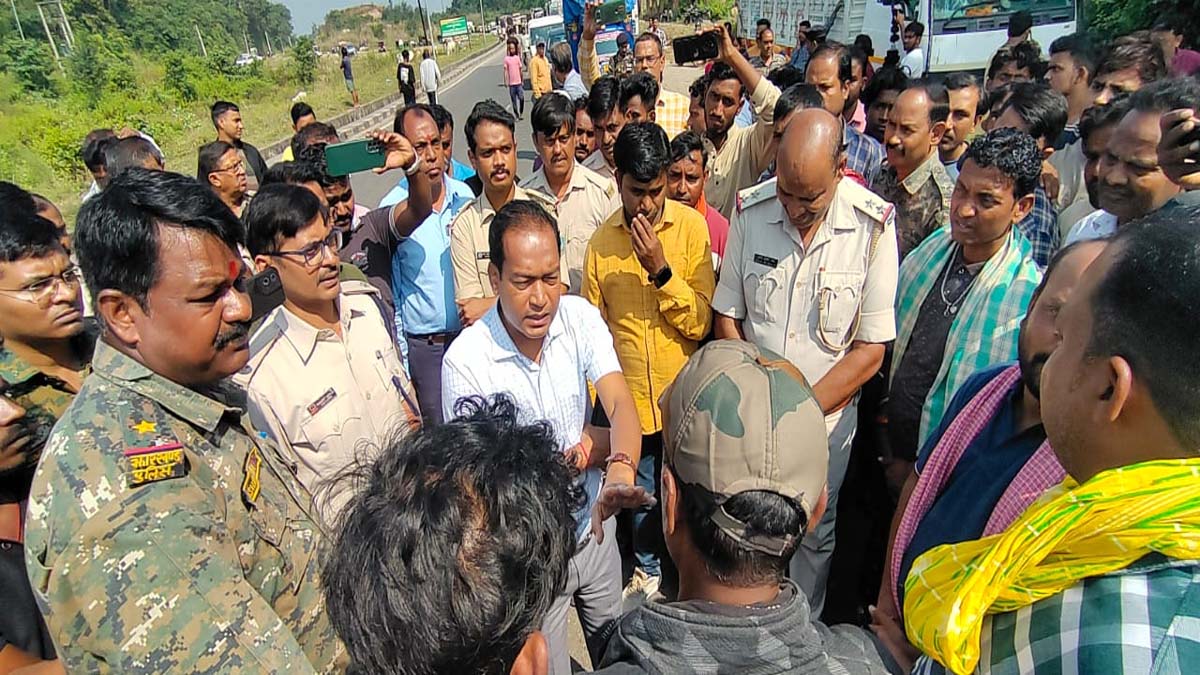 damodar river tragedy one more body recovered four still missing as protest blocks telmacho bridge at dhanbad bokaro border