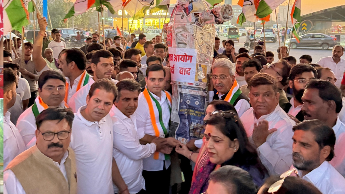 haryana congress protests vote rigging burns election commission effigy