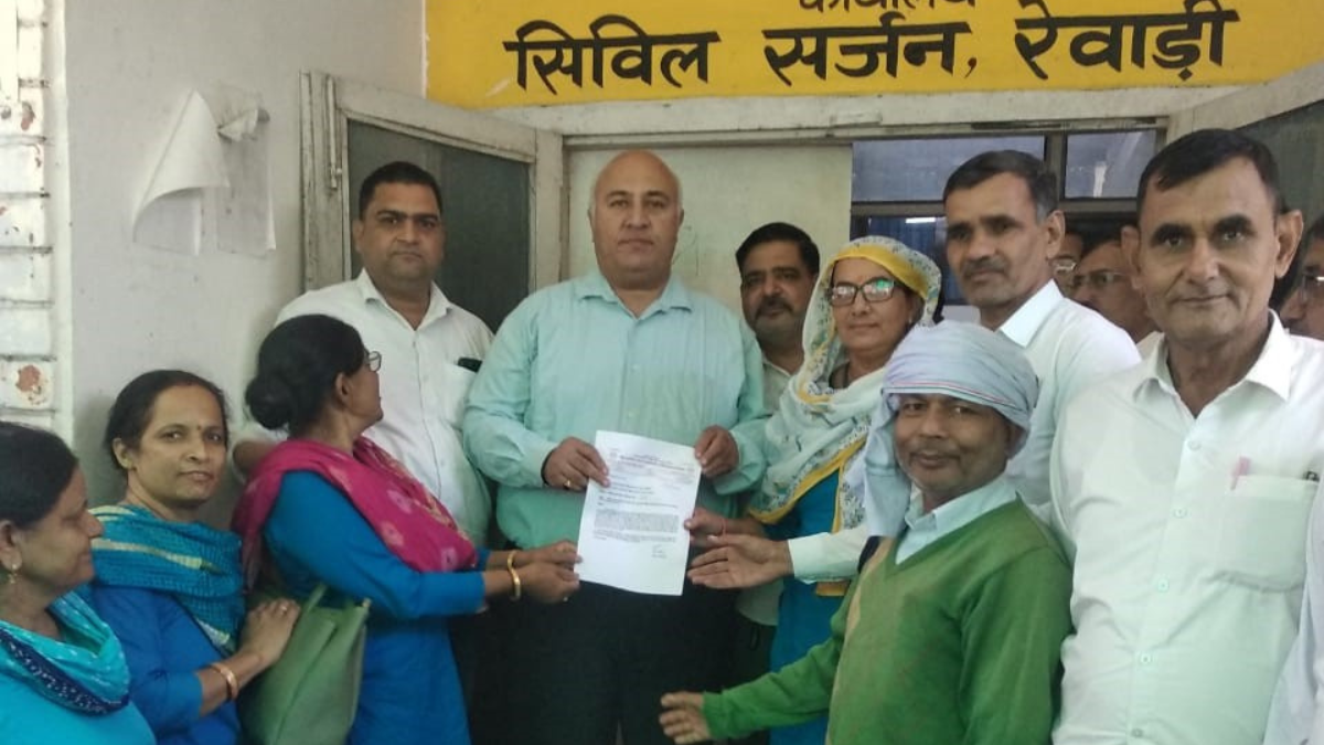 rewari female mphw employees protest for equal pay for equal work