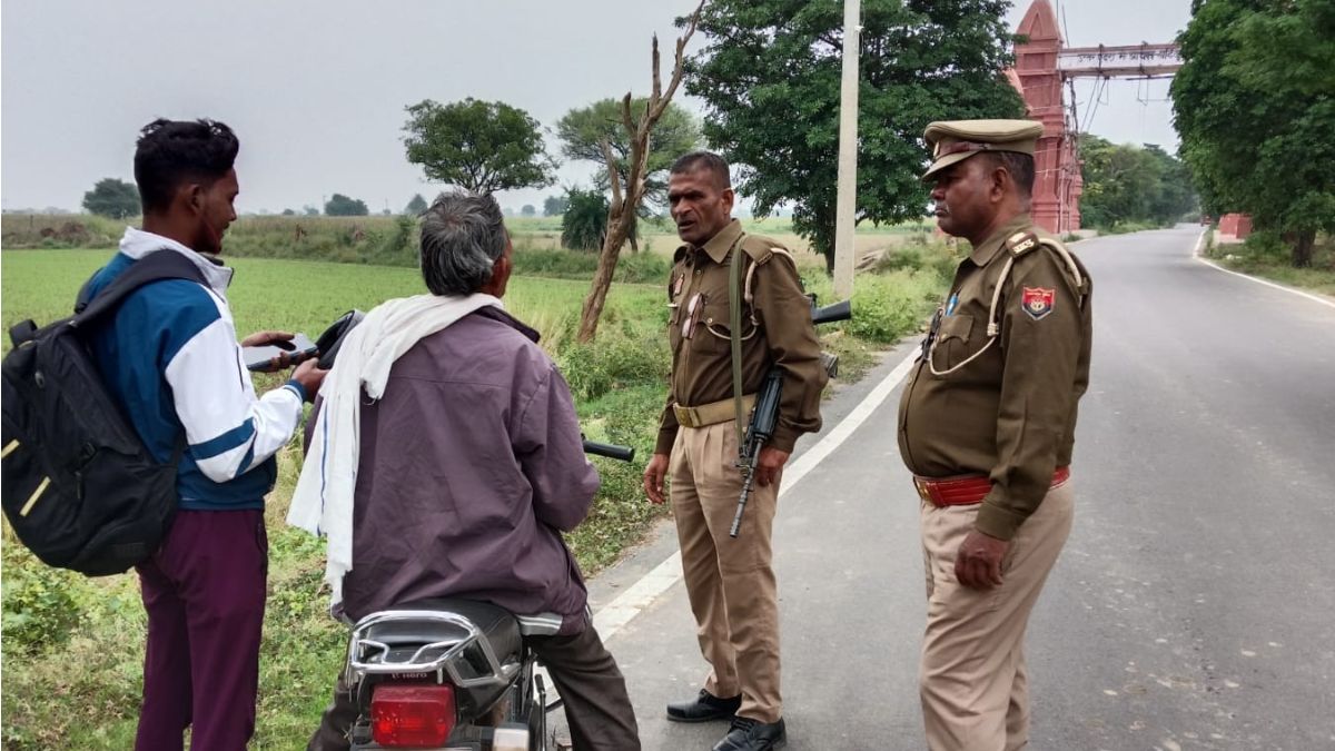bihar chunav 2025 police on high alert on border of up districts near by bihar during polling in first phase in bihar on 121 seats
