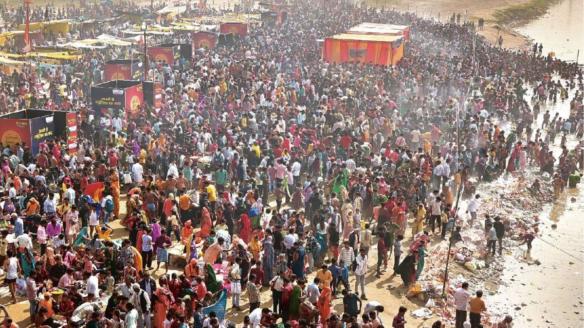chaubari fair a wave of faith surged on the banks of ramganga lakhs of people took a holy dip